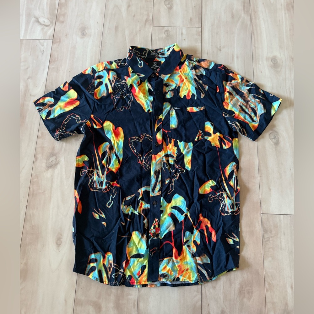 Volcom button down